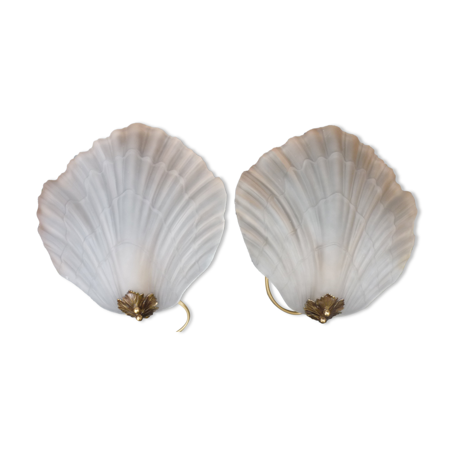 Pair of wall lamps in glass paste and brass, art deco, scallop shell by Mariner S.A.