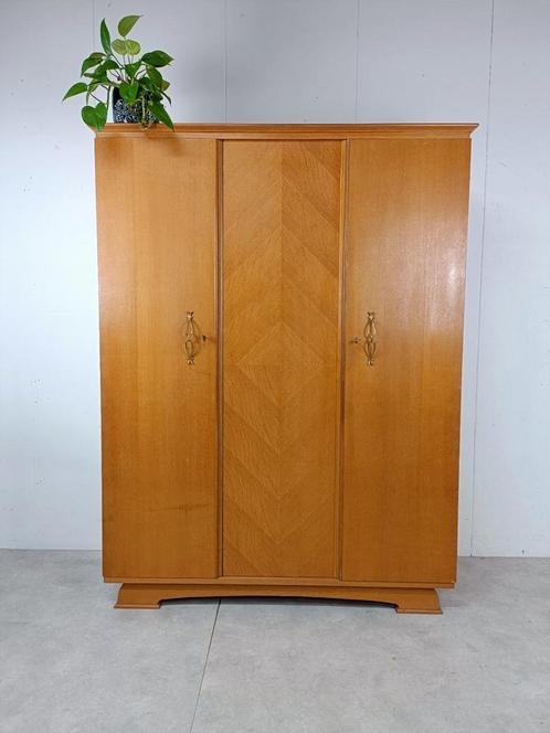 Vintage cabinet 60s in oak veneer