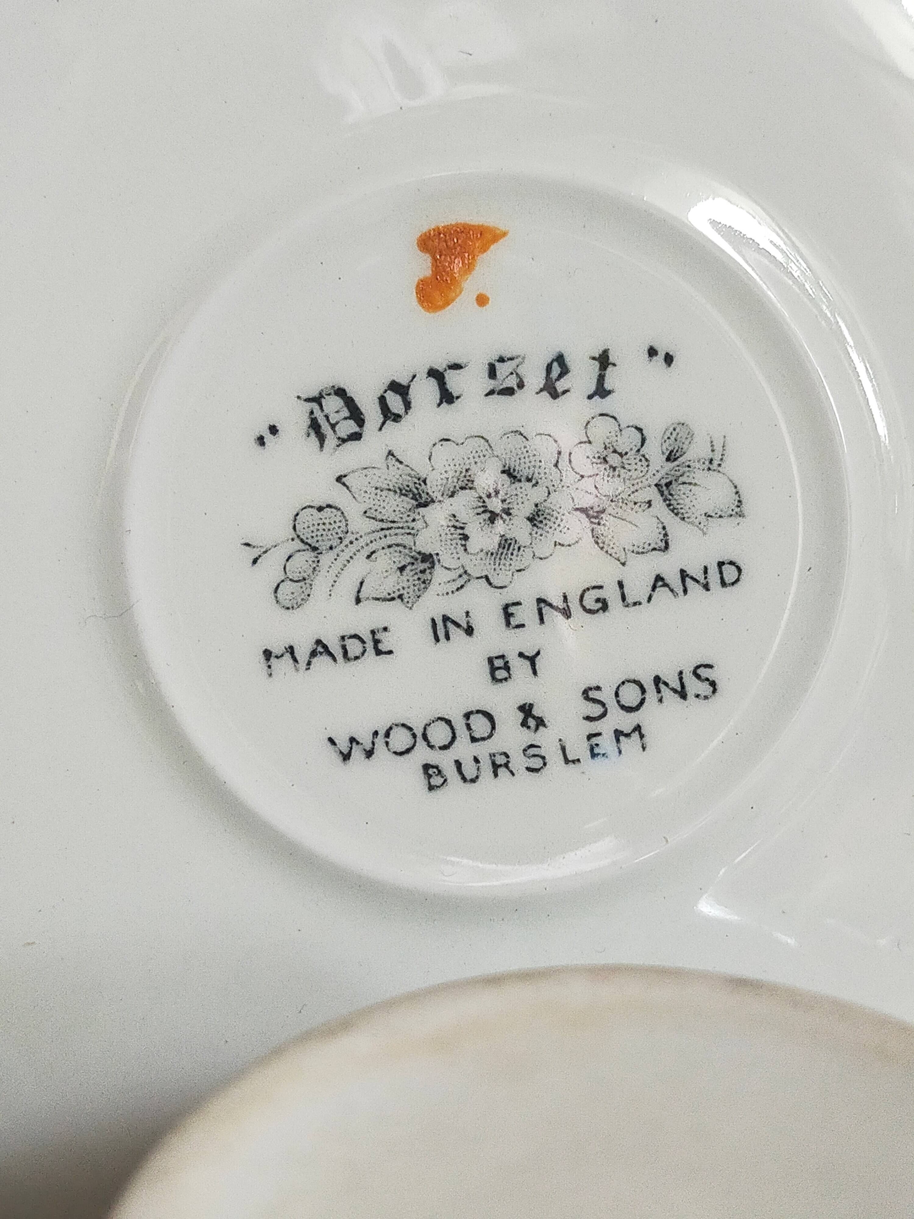 Two vintage wood & sons english lunches "dorset" service