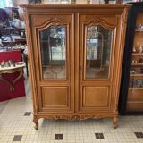 2-door display case