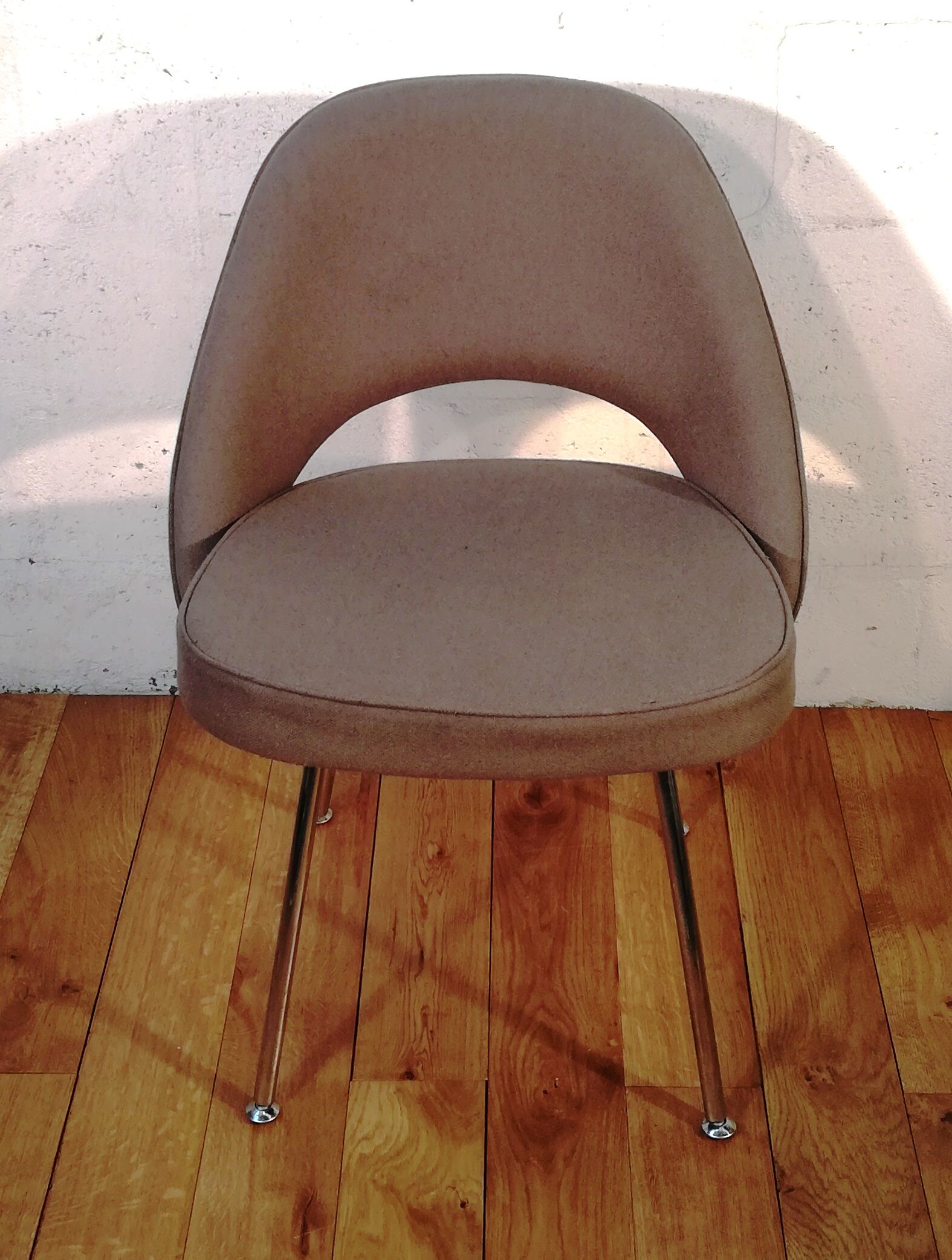 Saarinen conference chair