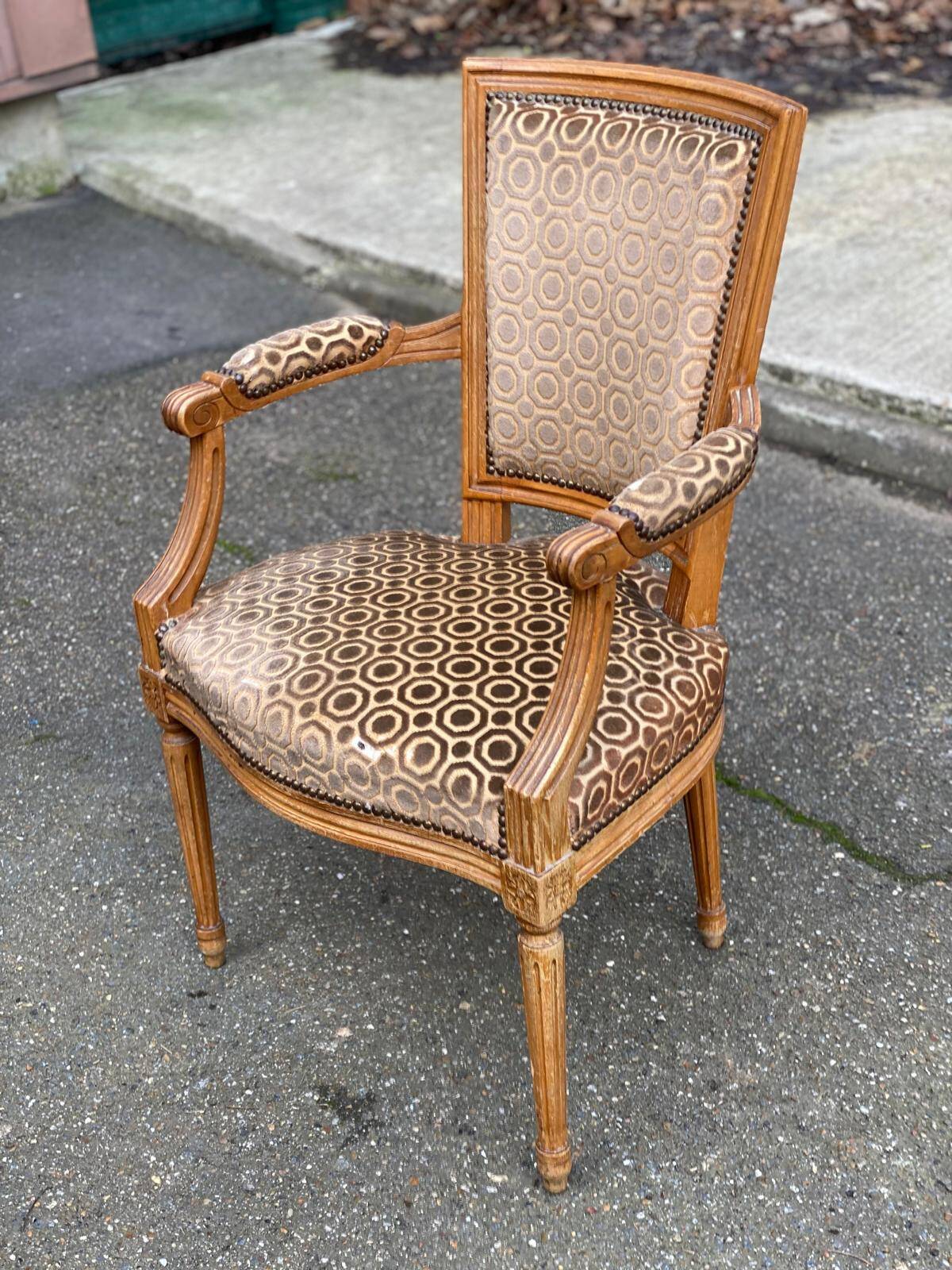 Solid wood and velvet armchair in Louis XVI style