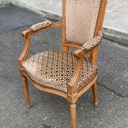 Fauteuil en bois massif et velours style Louis XVI