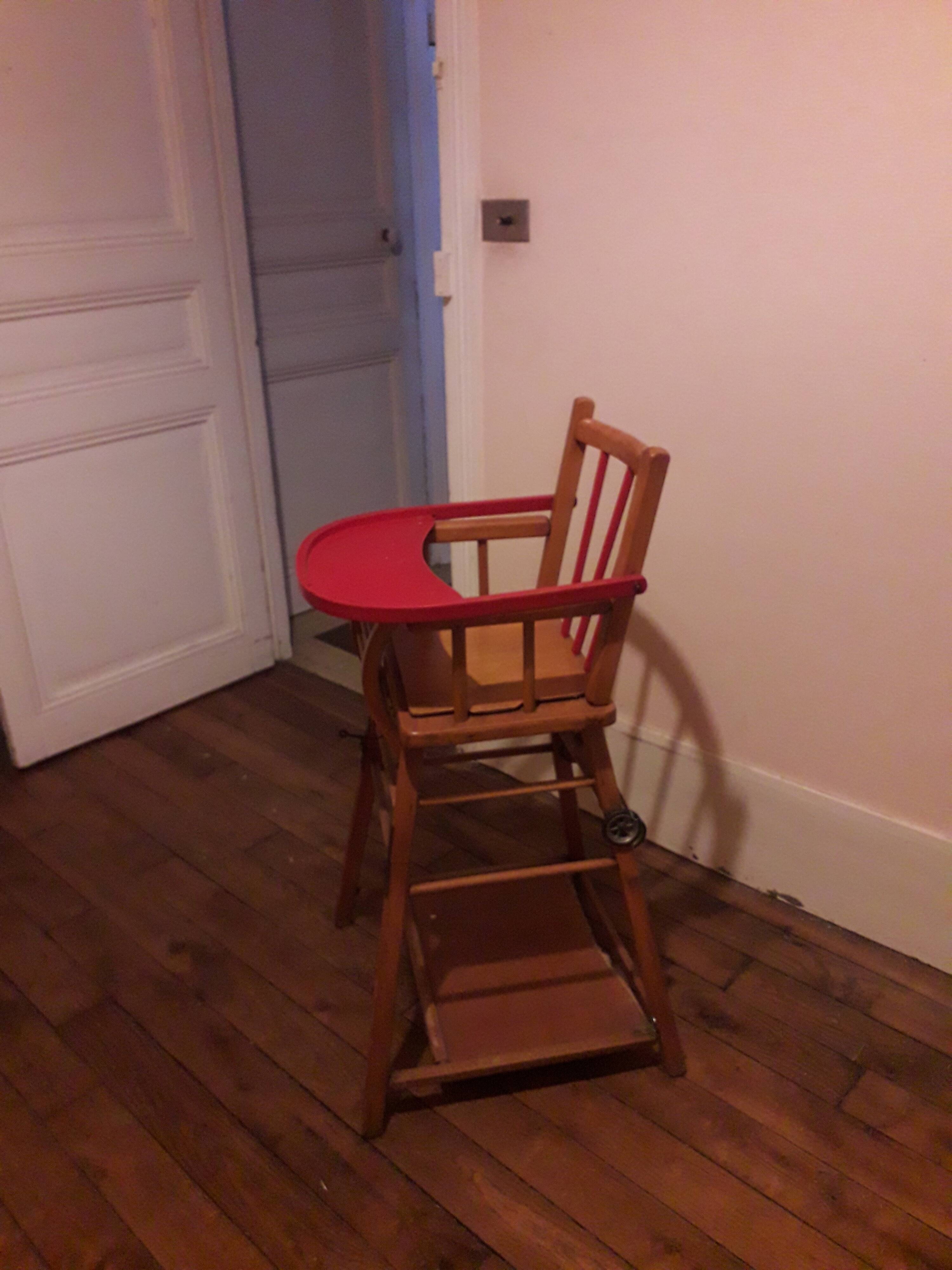Chaise haute en bois pour bébé ou enfant