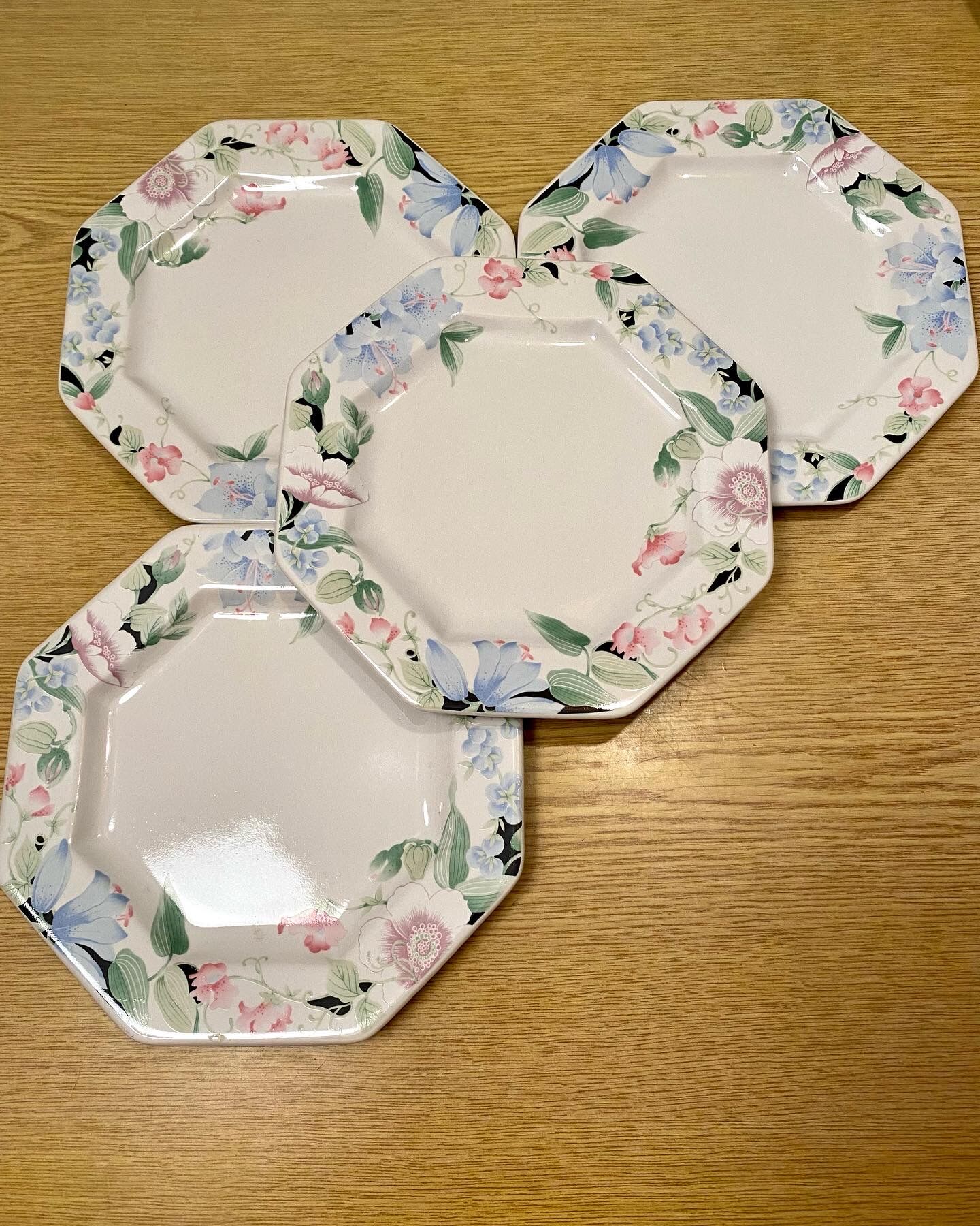 Octagonal Fiji Japan plates with sandstone flowers