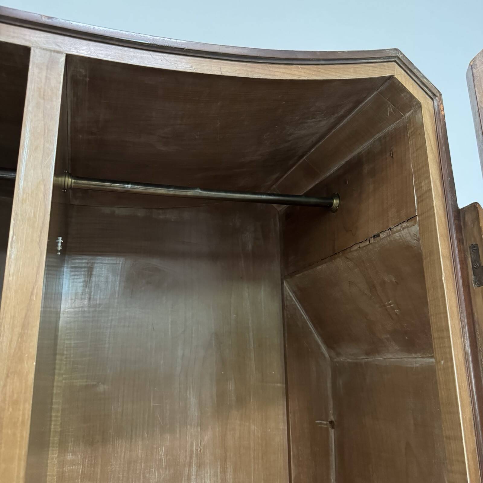 Cubist Art Deco wardrobe in burl 1940s modernist design