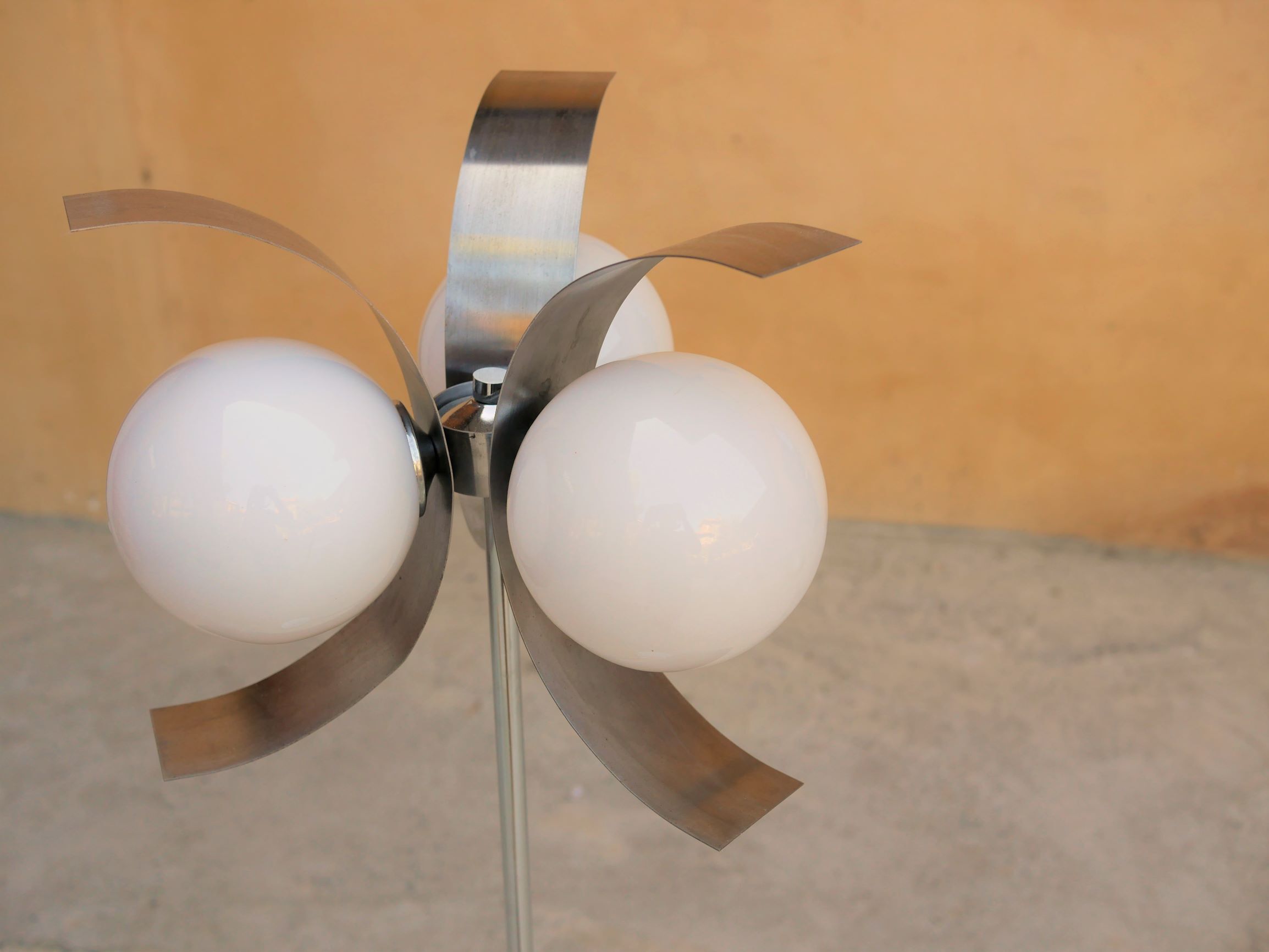 Vintage space age lamppost