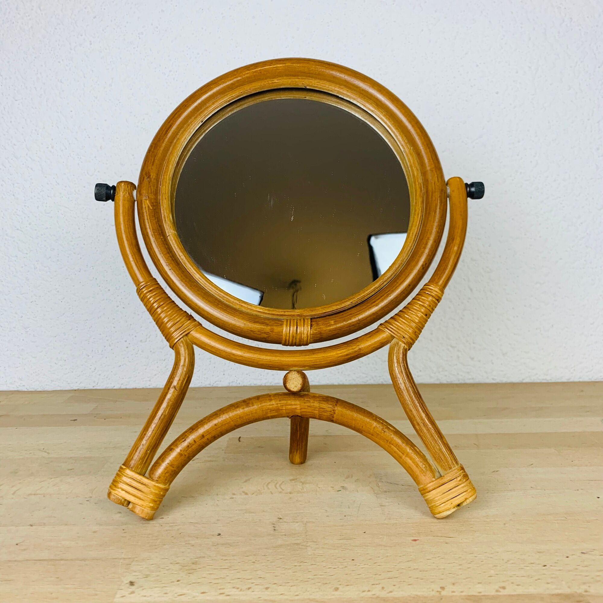 Rattan mirror on foot to pose vintage dressing table 60s