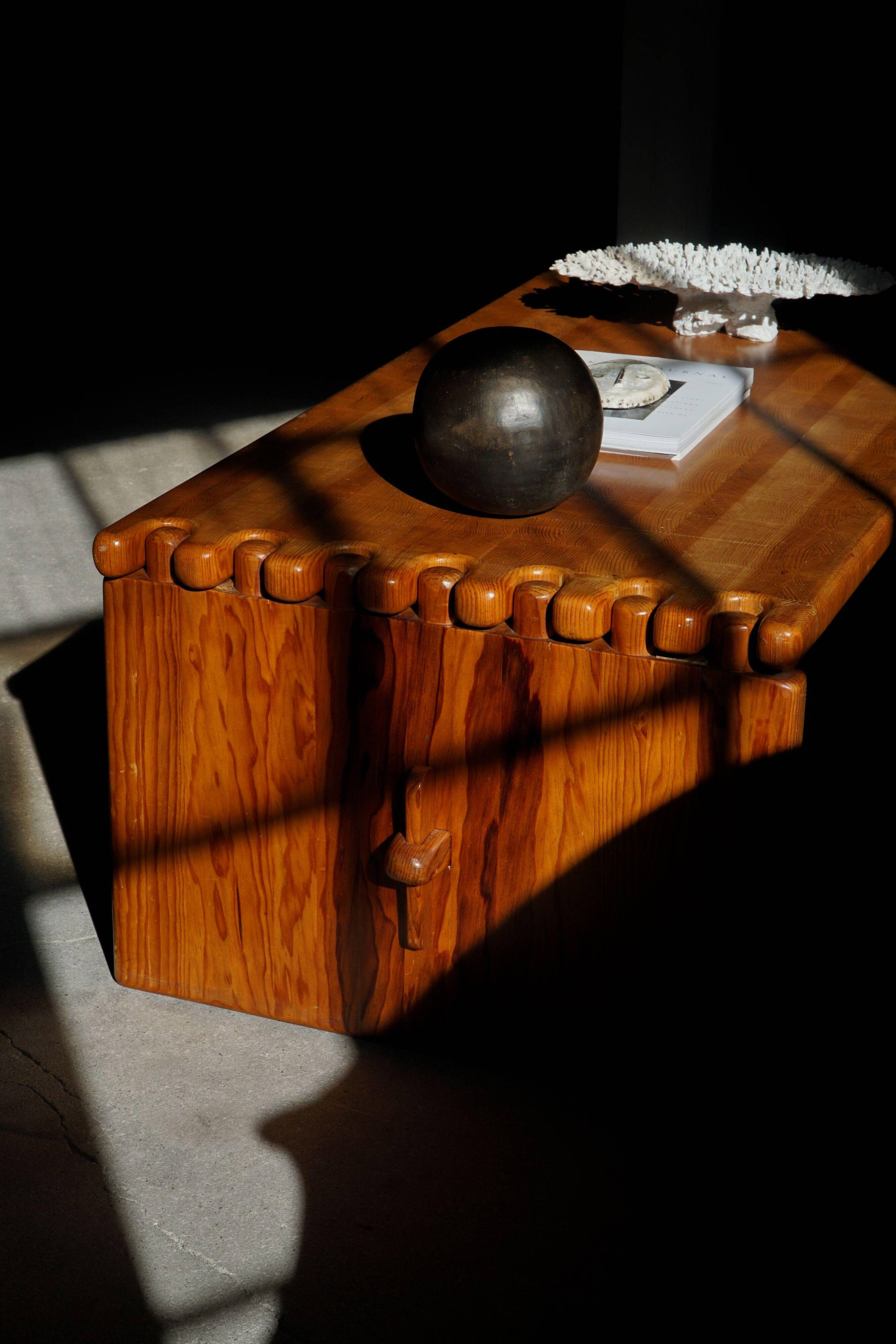 Large rectangular coffee table in solid pine, Danish modern, 1960s.