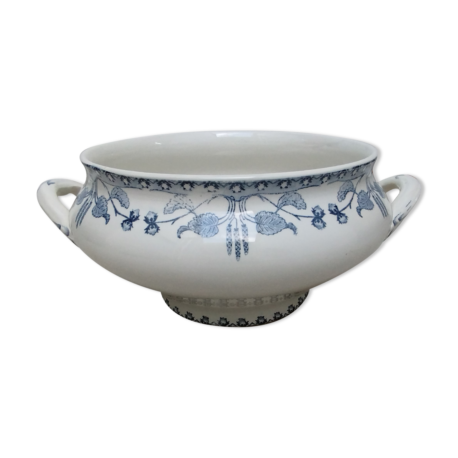 Sarreguemines tureen décor hazelnuts