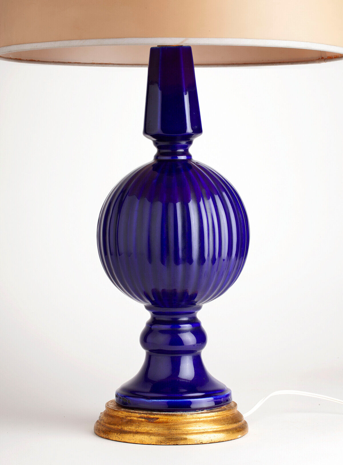 Cobalt-blue Manises lamp