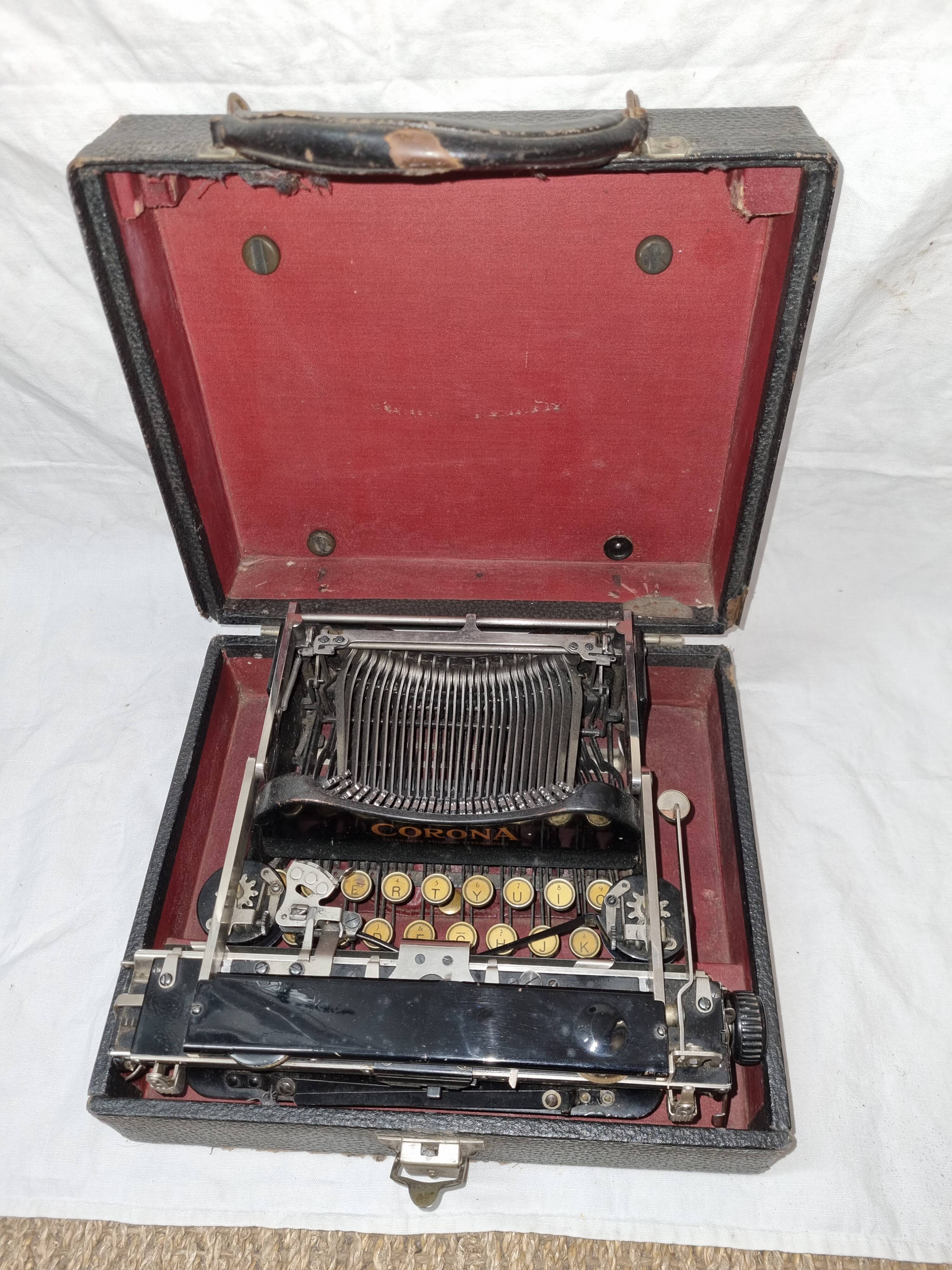 Portable corona typewriter from 1917