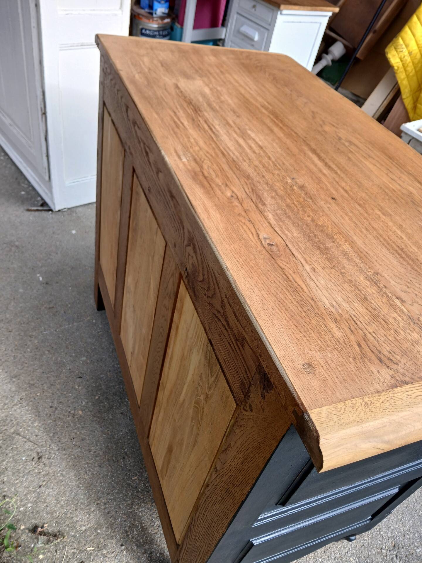 Chest of drawers
