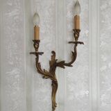 Applique deux feux en bronze à décor de feuilles d'acanthe