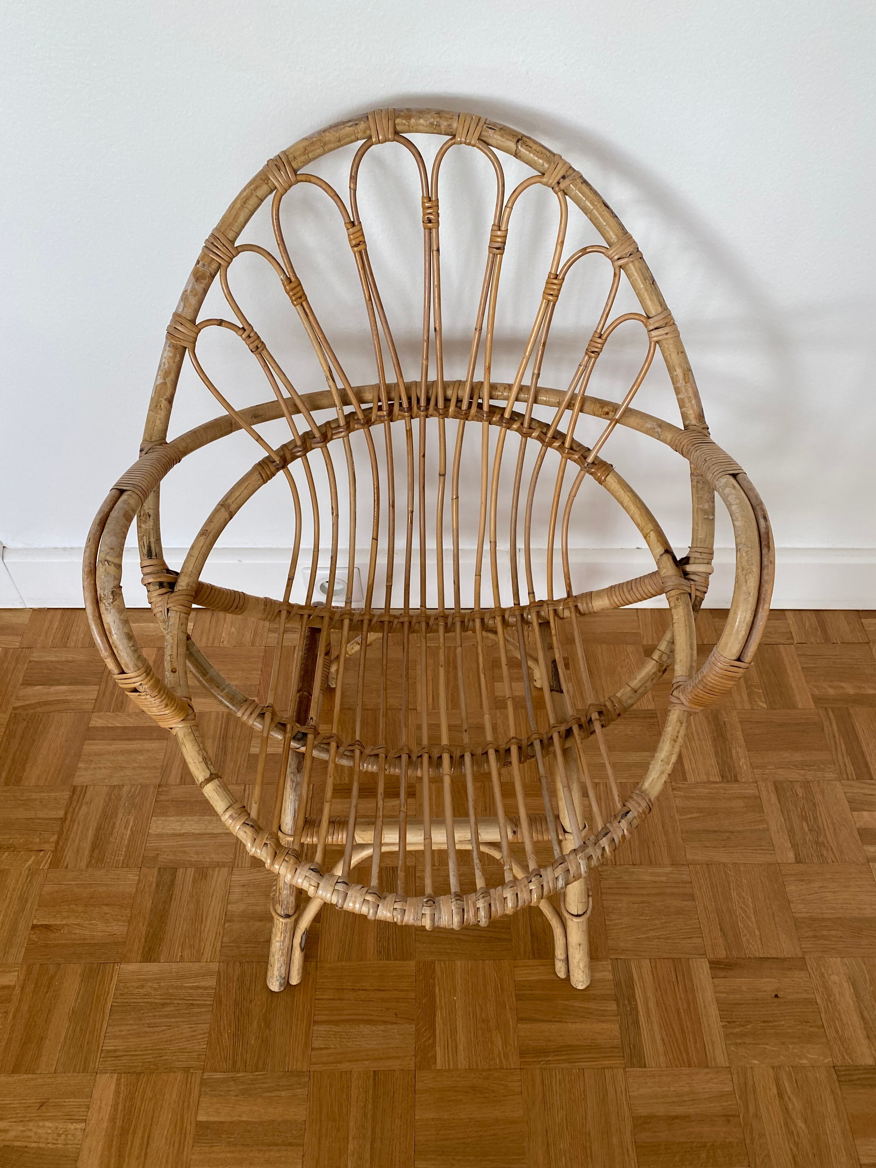 Armchair basket in vintage rattan 60's