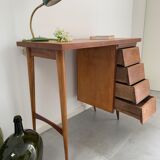 Desk with tapered feet