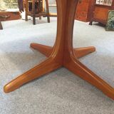 Scandinavian table