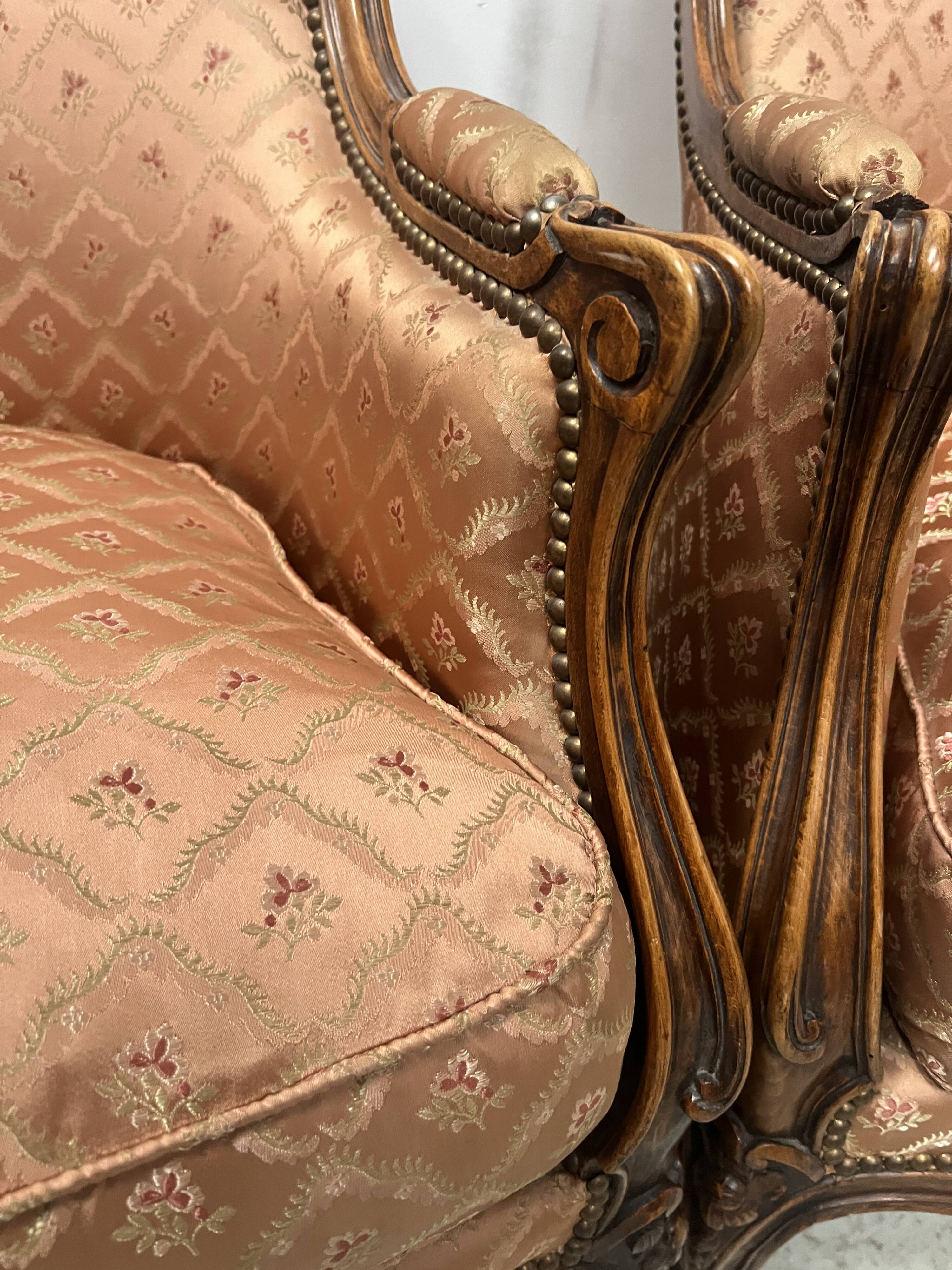 Paire de bergères de style Louis XV en bois narurel XX siècle