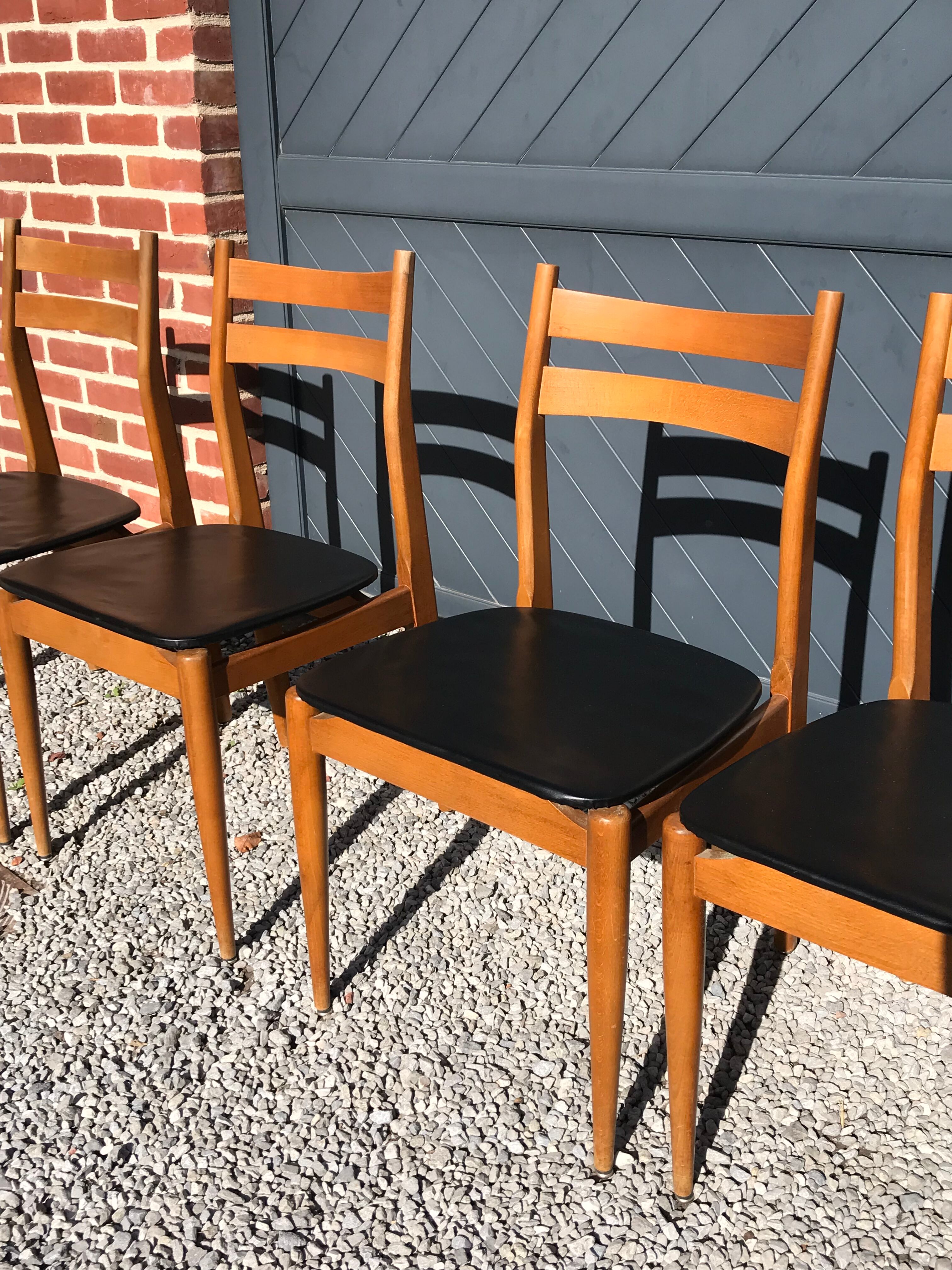 Set de 6 chaises scandinaves teck et Skaï