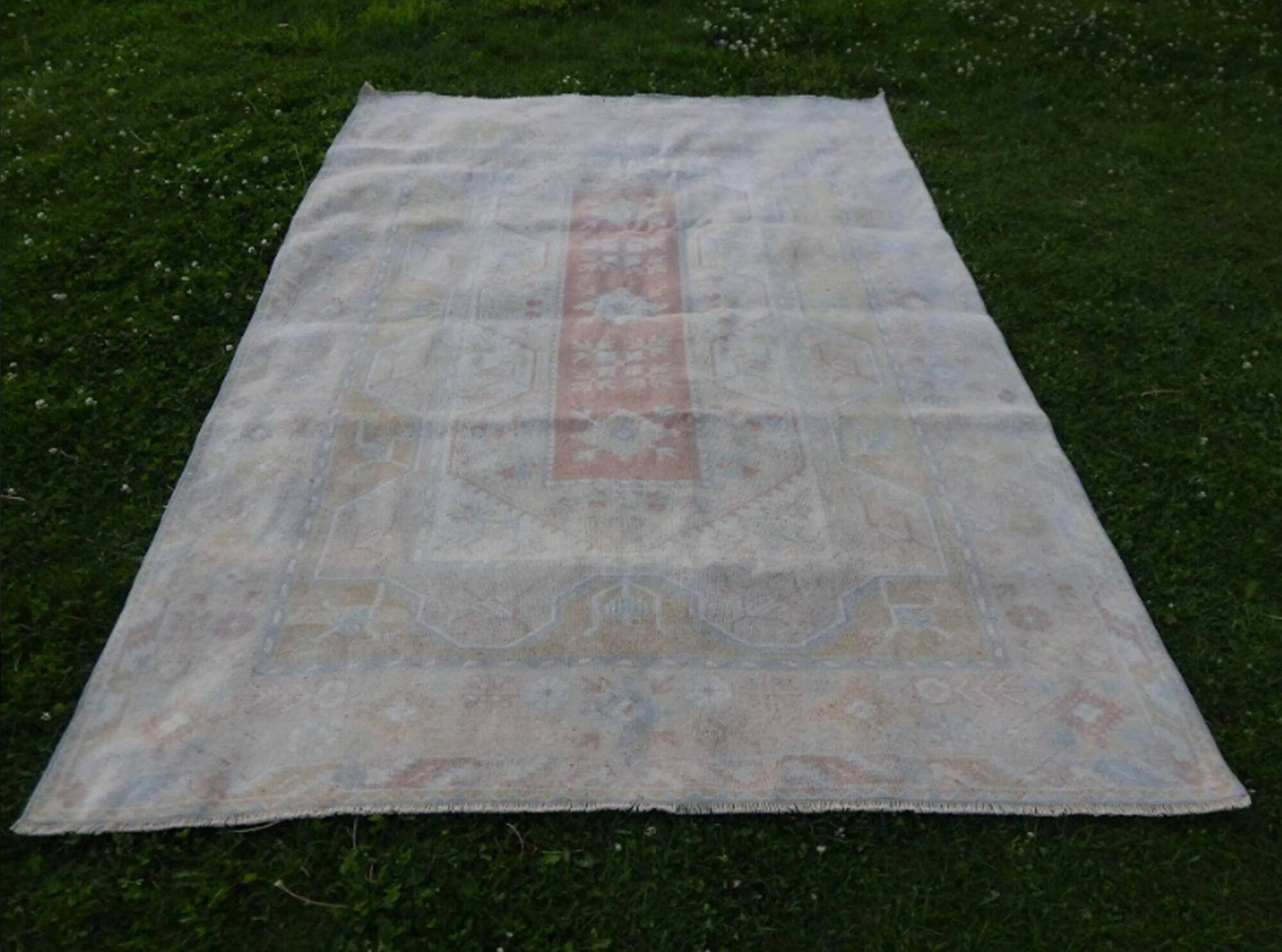 Vintage Turkish rug handmade 196x274 cm