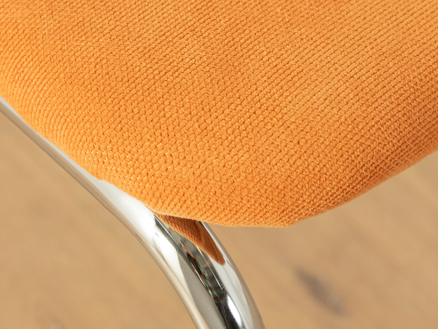Classic chairs from the 1970s, set of 4, orange, chrome frame