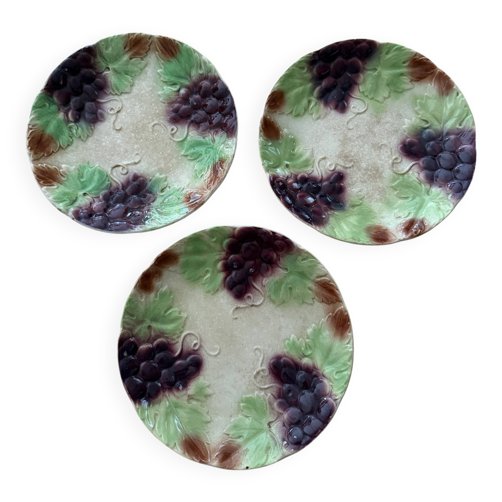Raisin slipware plates