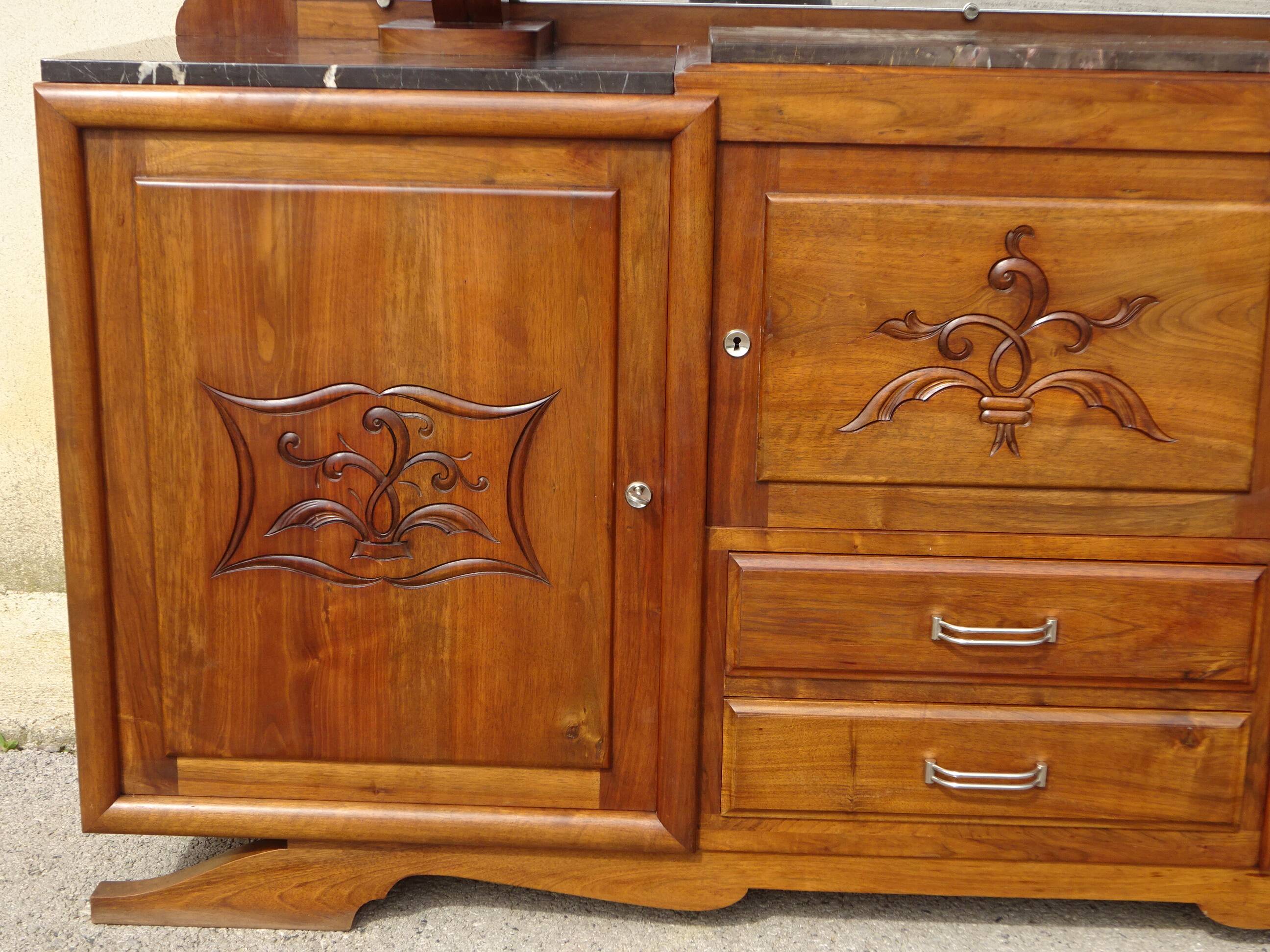 Enfilade en noyer massif, plateaux en marbre noir