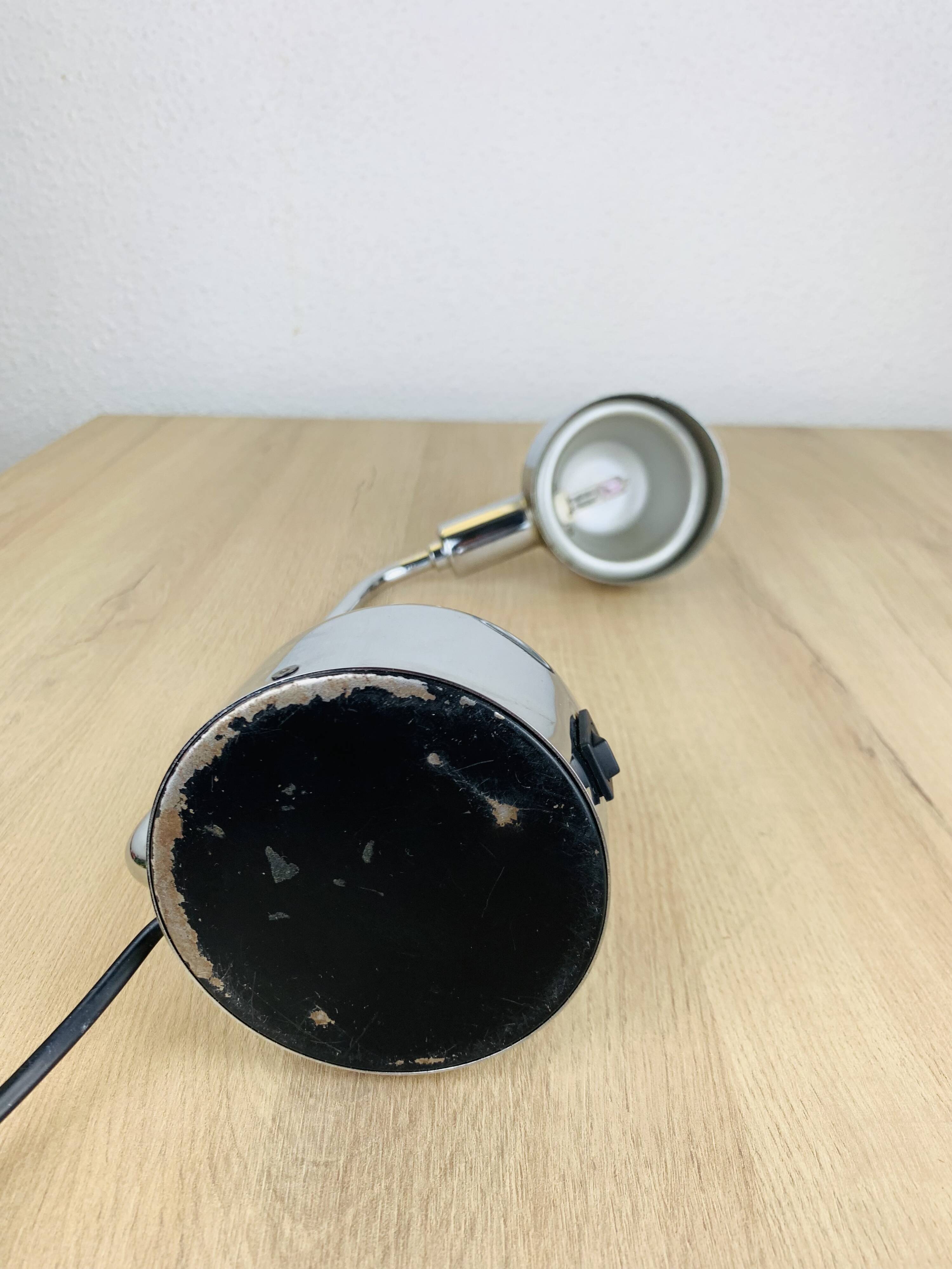 Lampe de bureau orientable chrome années 70