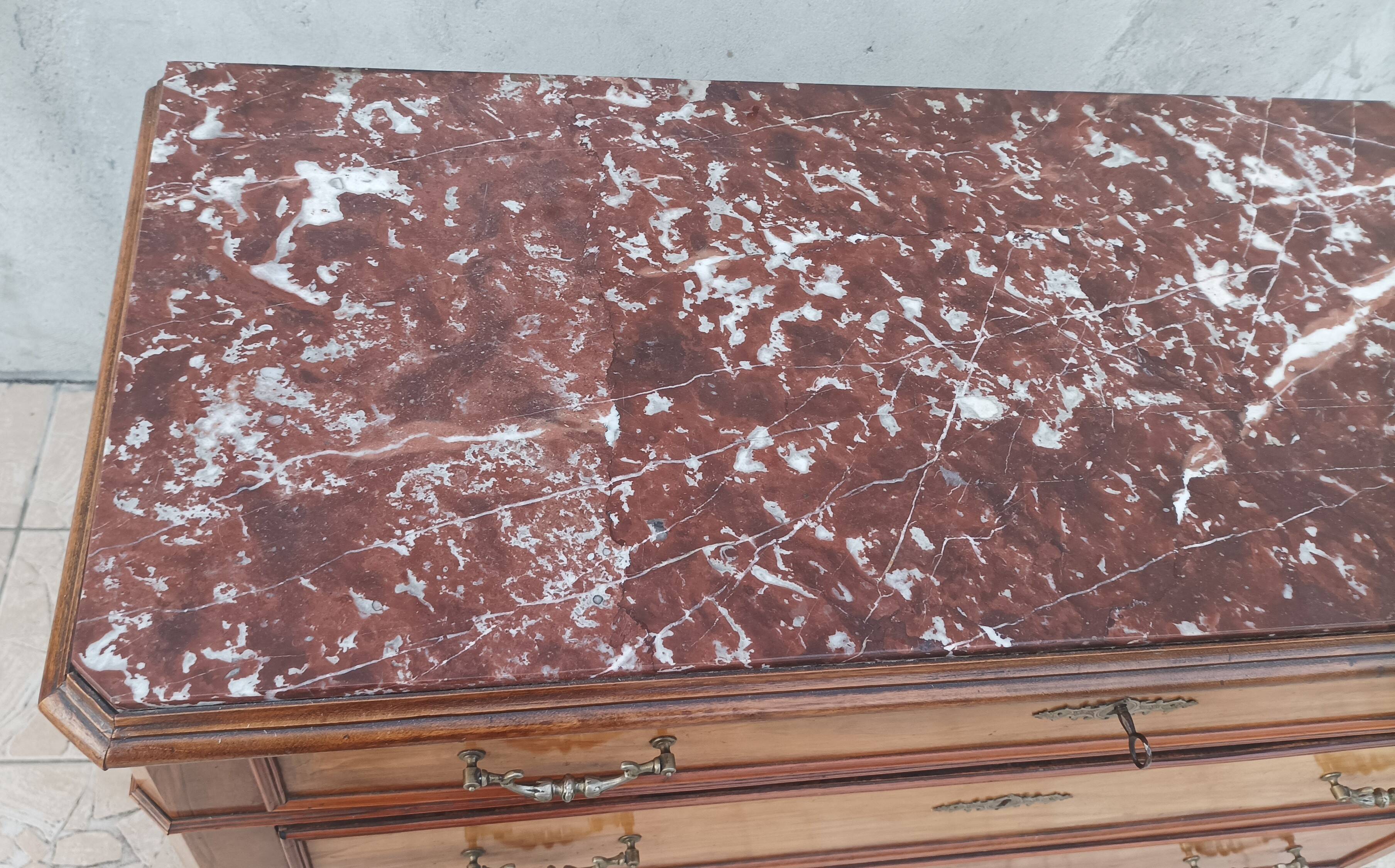 Commode Louis Philippe en noyer