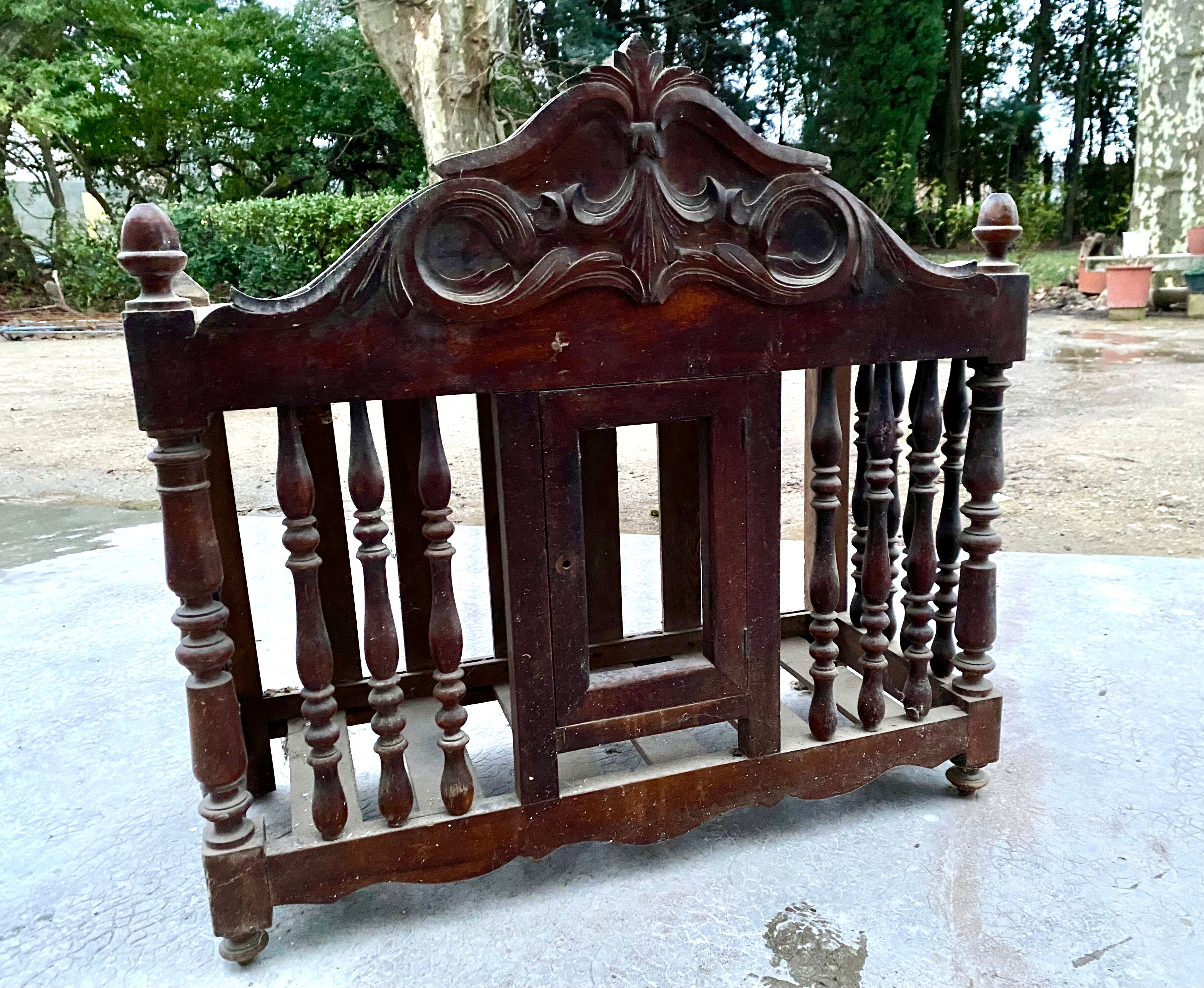 Old Provencal wooden panetière, pantry