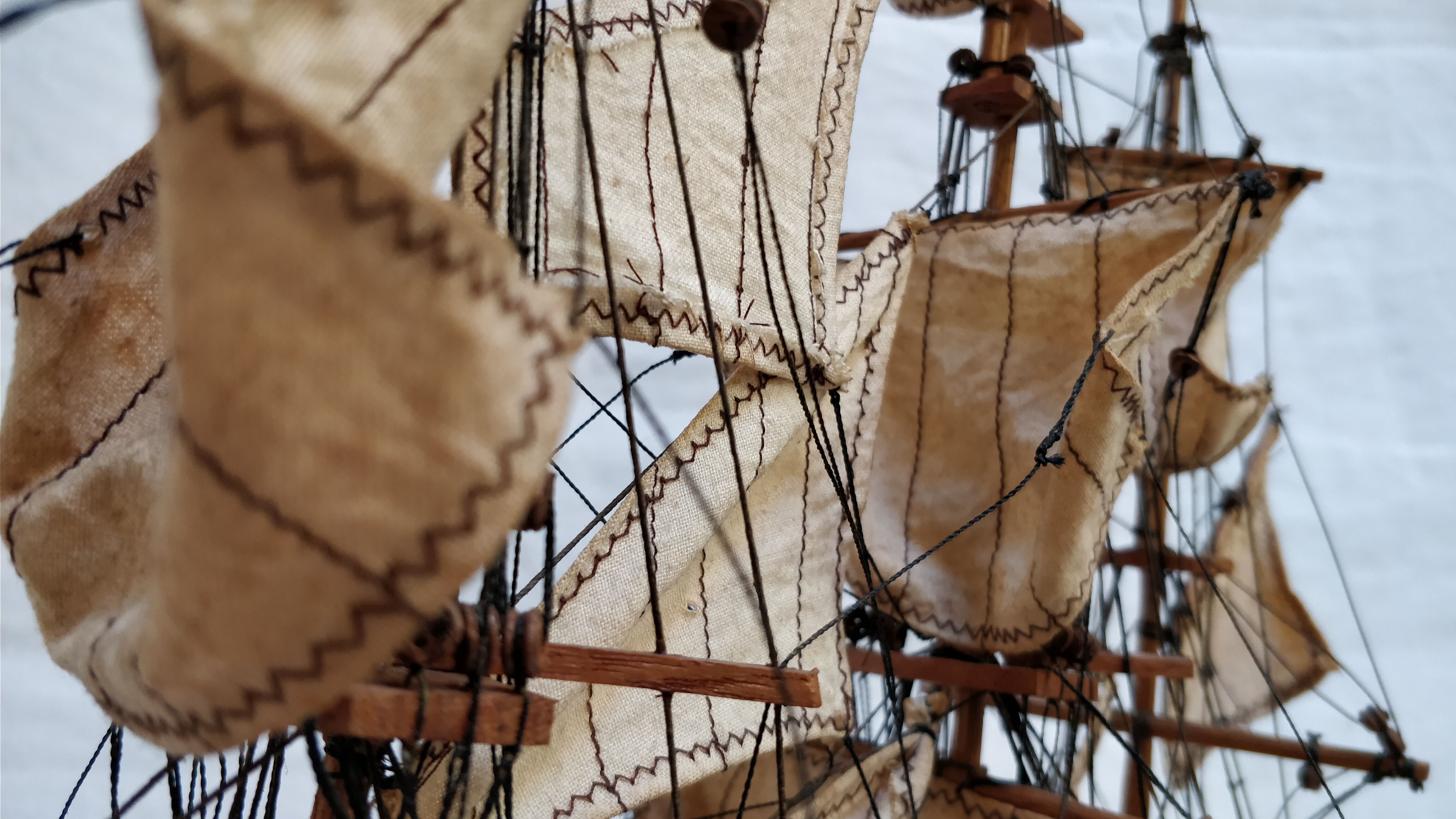 Boat model Le Saint Geran in wood and fabric