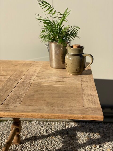 Farmhouse table with extensions up to 223 cm