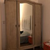 Large wardrobe with large painted and patinated beveled mirror