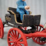 Old toy Horse-drawn carriage in cast iron polychrome iron with checker "P.D. CHIEF"