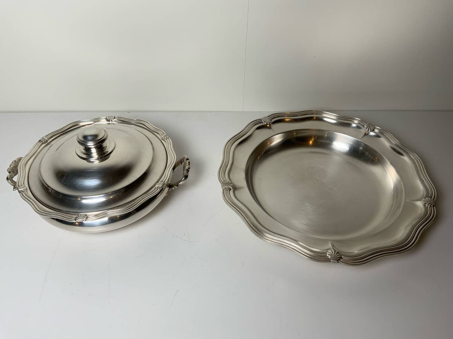 Round silver metal dish