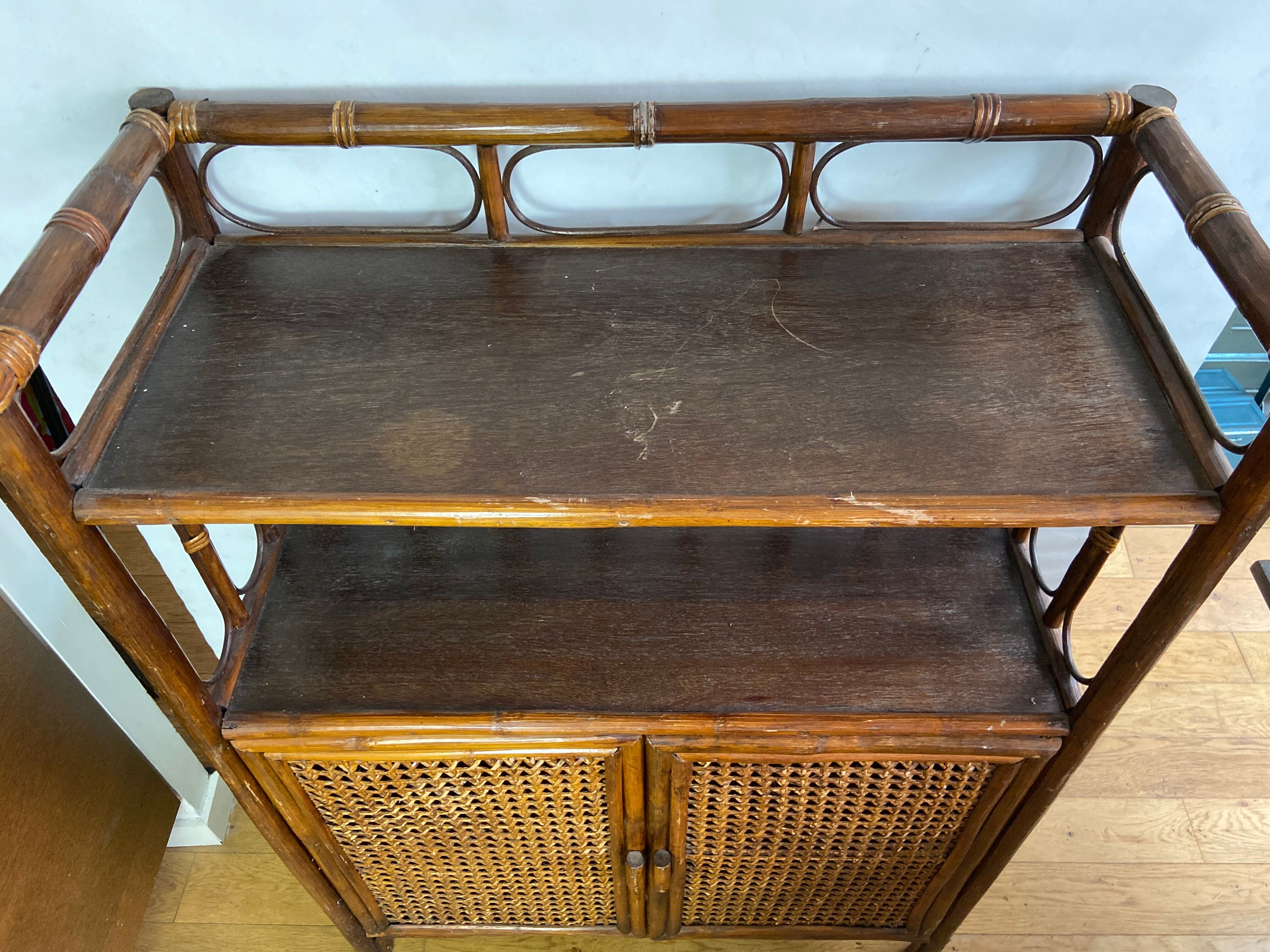 Dresser in rattan and canning