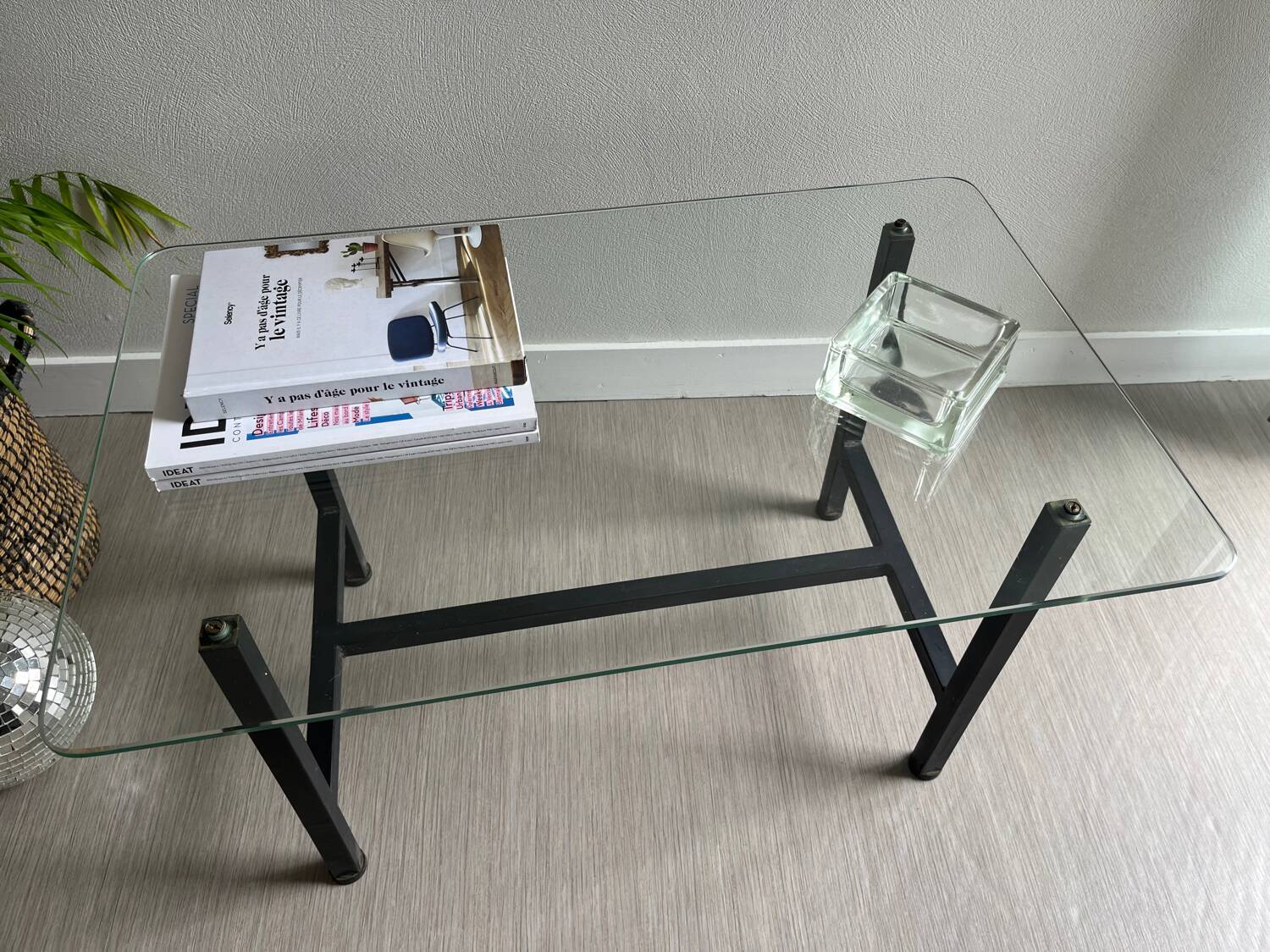 Vintage design coffee table in glass and metal
