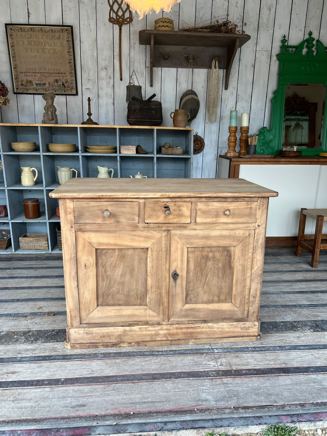 Small raw wood counter