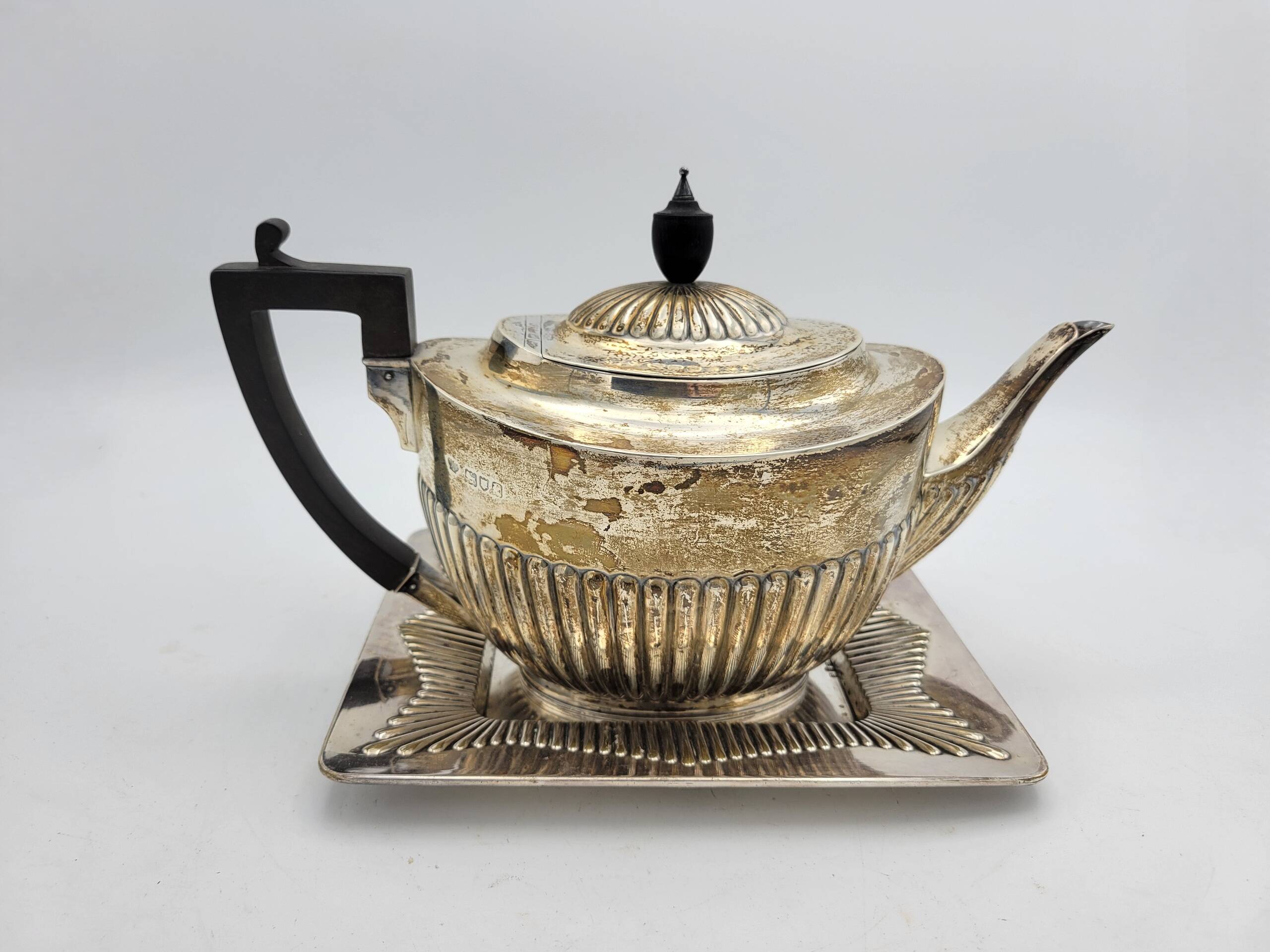 Teapot and tray