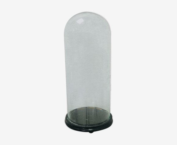Cloche en verre avec base en bois