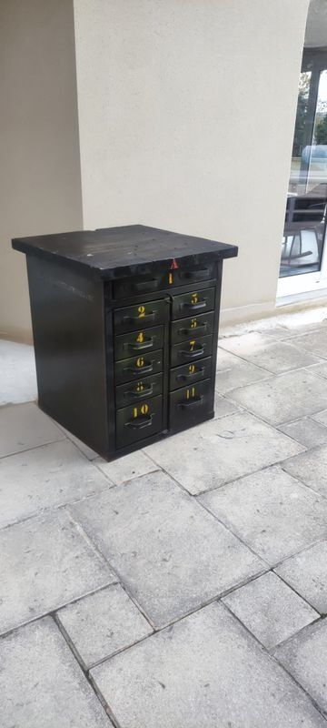 Meuble , etabli militaire
