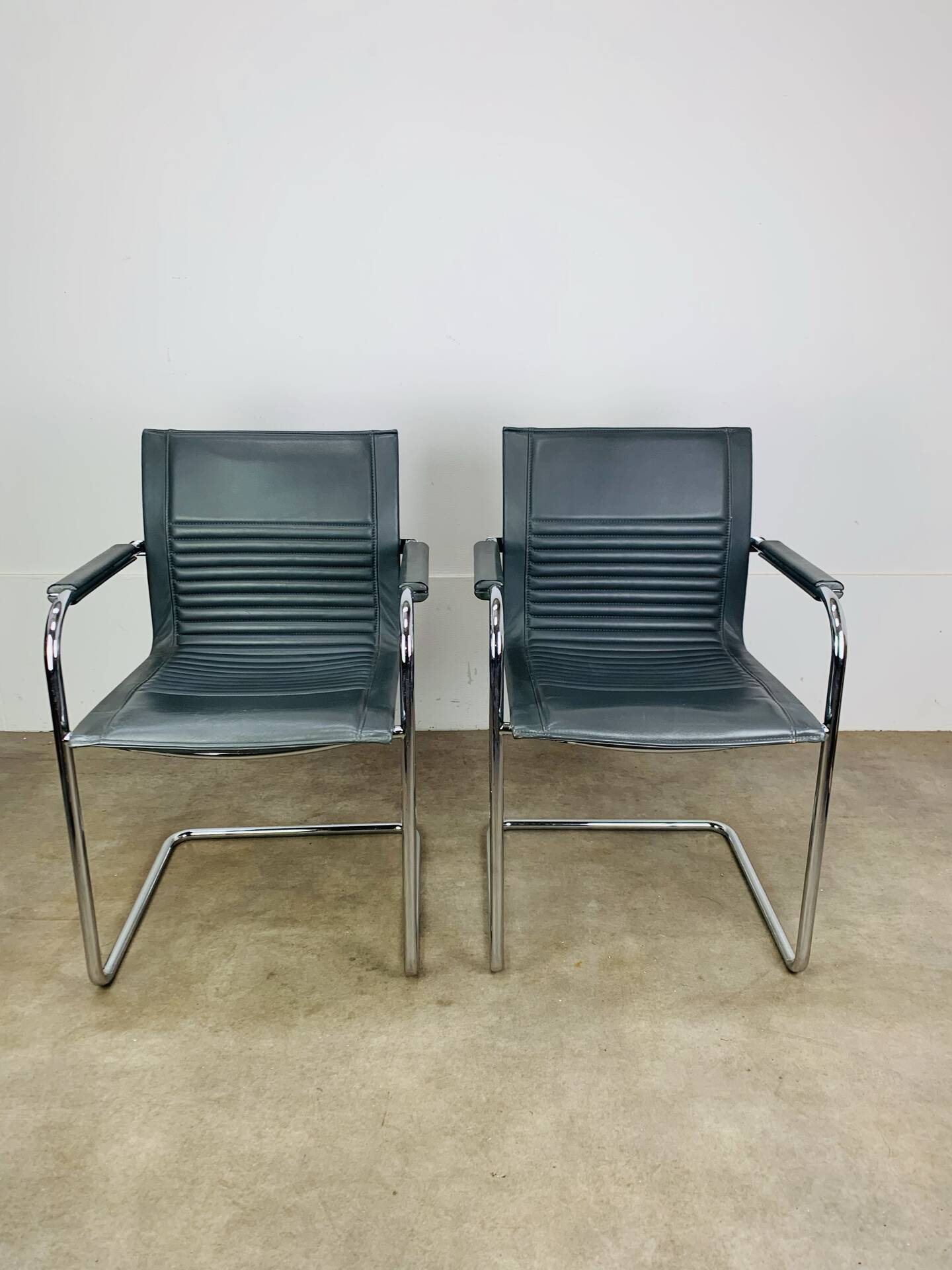Pair of Dialog armchairs by Walter Knoll for Art Collection, leather