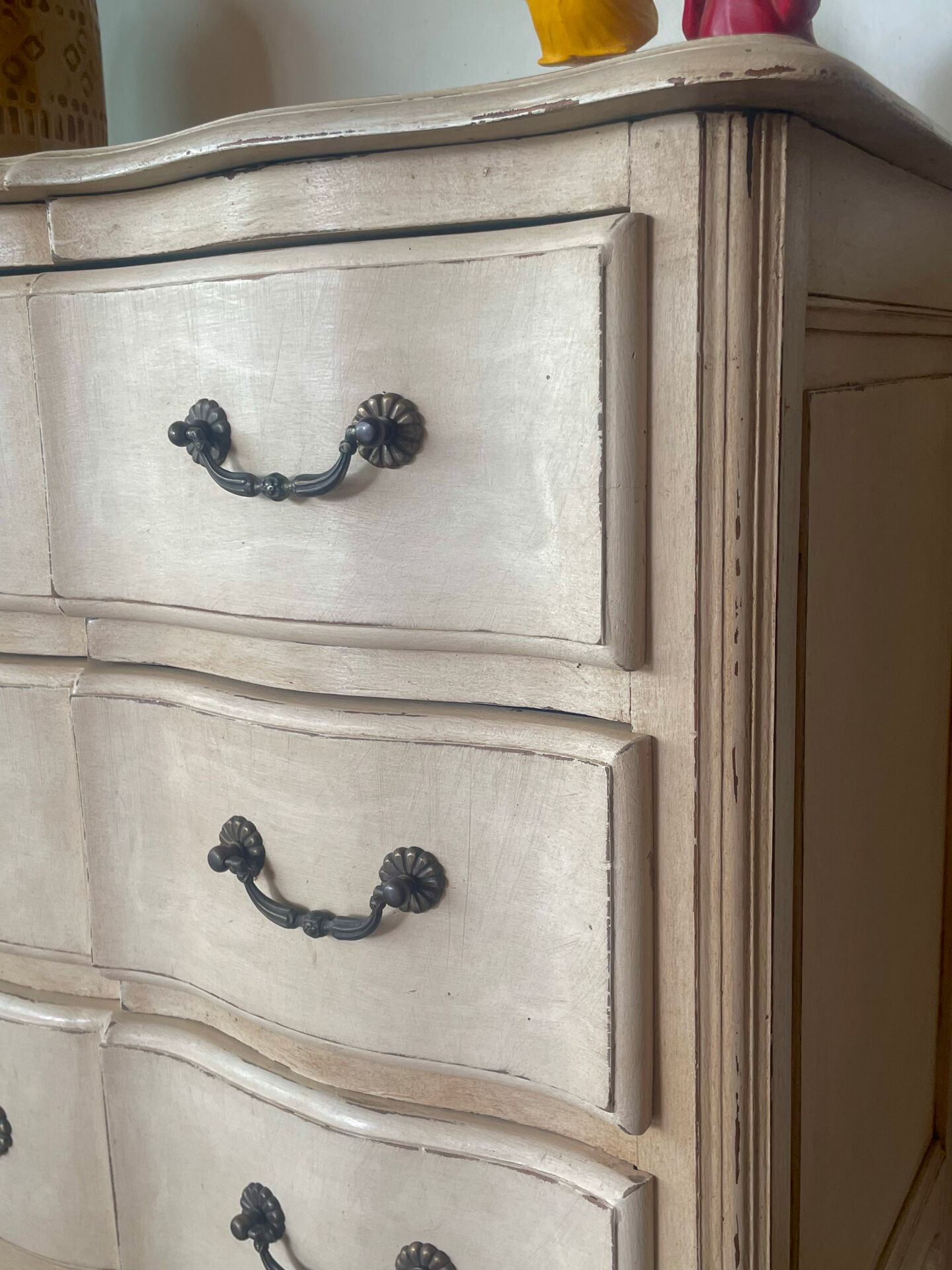 Provençal chest of drawers