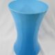 Vase en opaline bleue