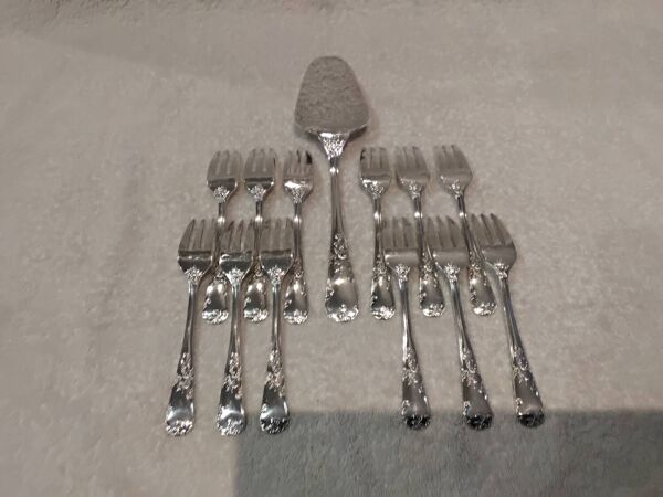 Pelle à tarte 12 fourchettes gateaux métal argenté Frionnet rocaille