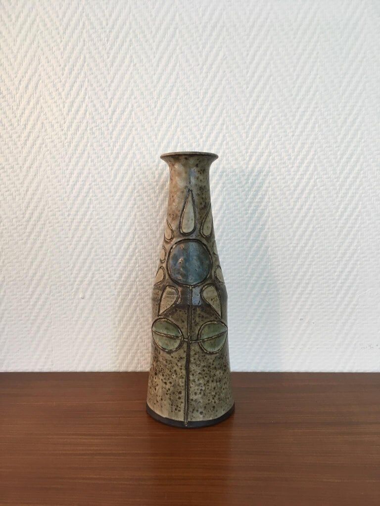 Ceramic vase by Hannie Mein, Sunflower look from the 20th century, stamped