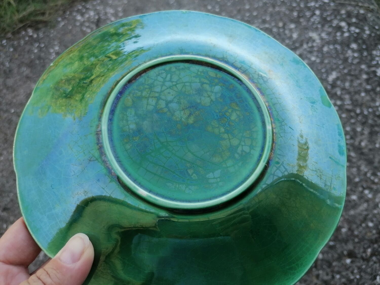 Gien vine leaf dessert plate in Vintage barbotine.