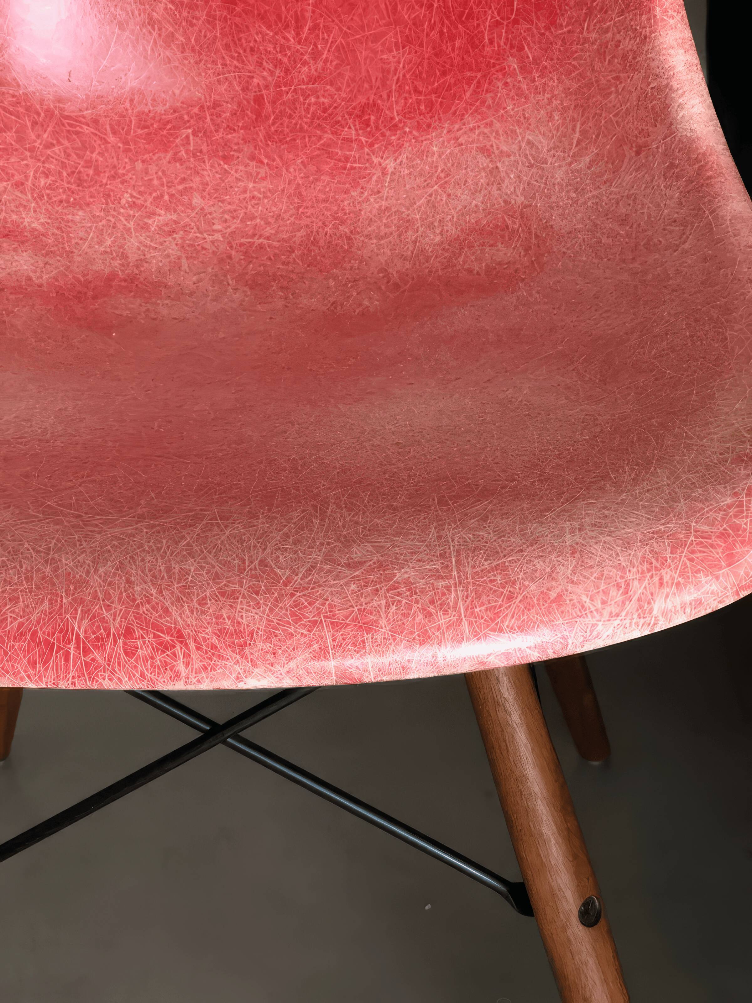 Eames DSW Chair