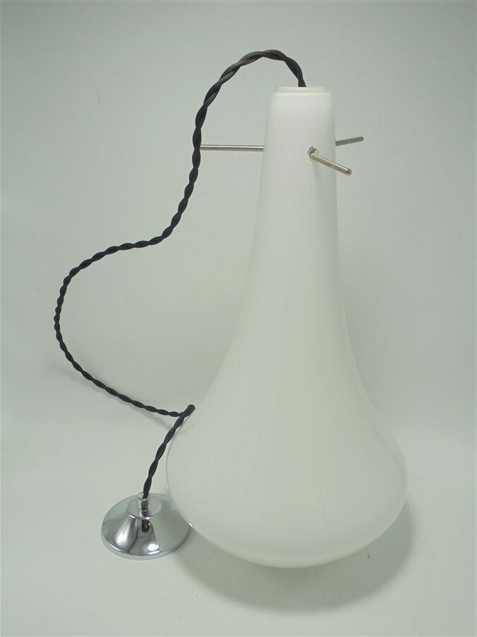 White opaline suspension