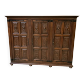 Armoire néogothique ancienne avec compartiment à linge